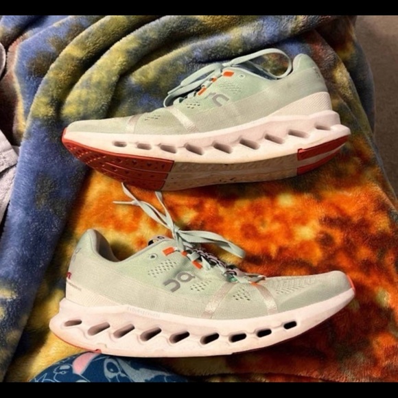 On cloud cloudsurffer - Picture 2 of 5